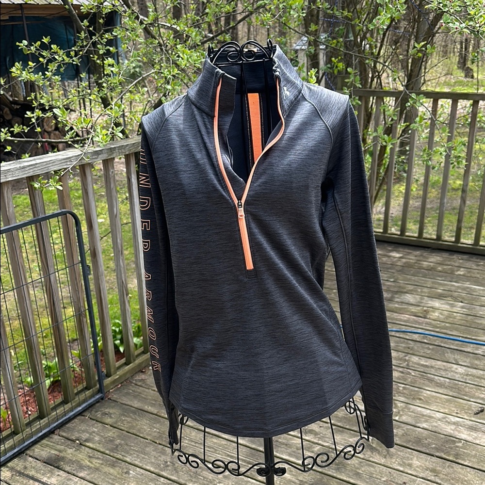 Under Armour Fitted Long Sleeve Black and Gray Zippered Top - Picture 1 of 7